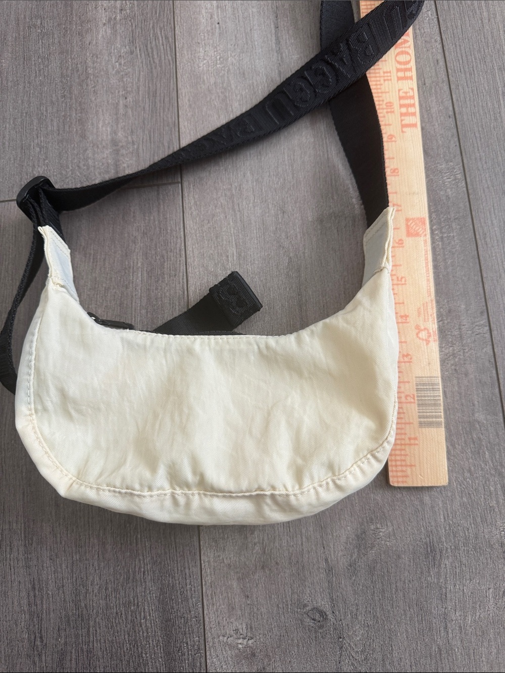 BAGGU Mini Nylon Crescent Bag - Picture 6 of 7